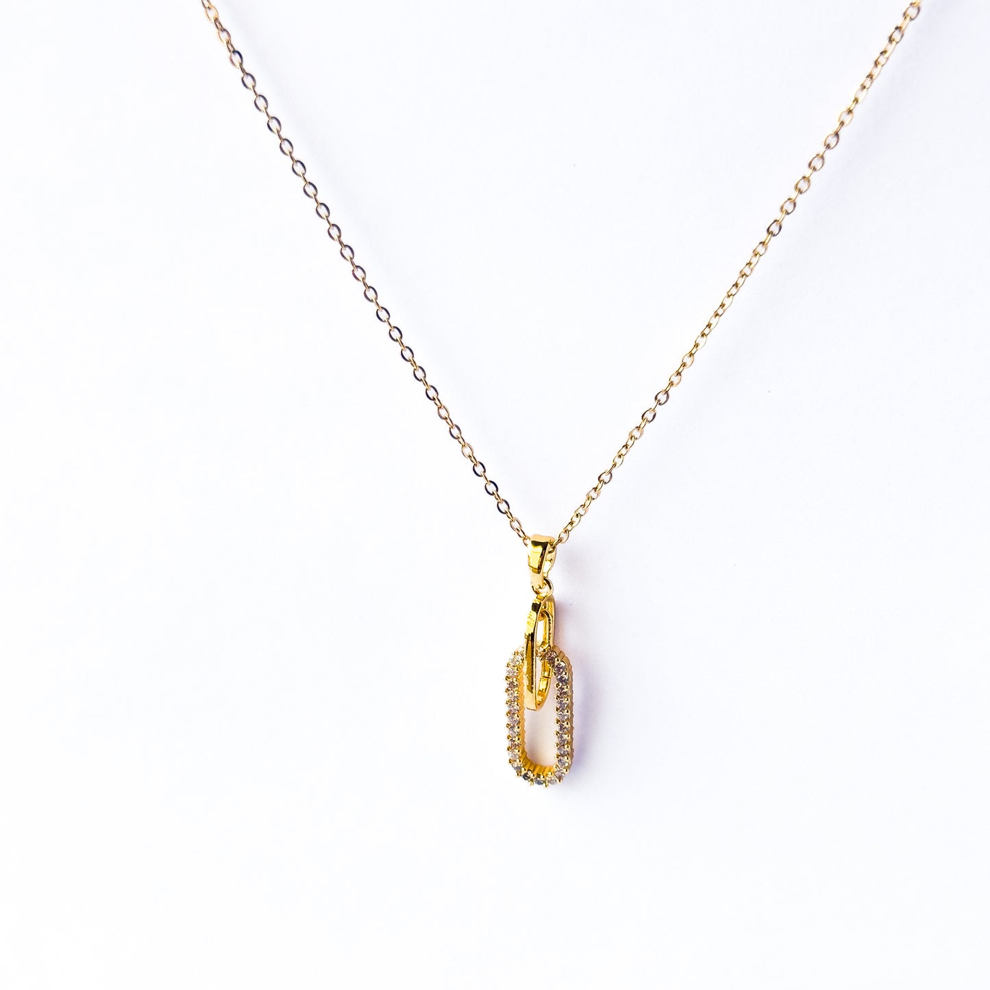 قلادة لوسيا