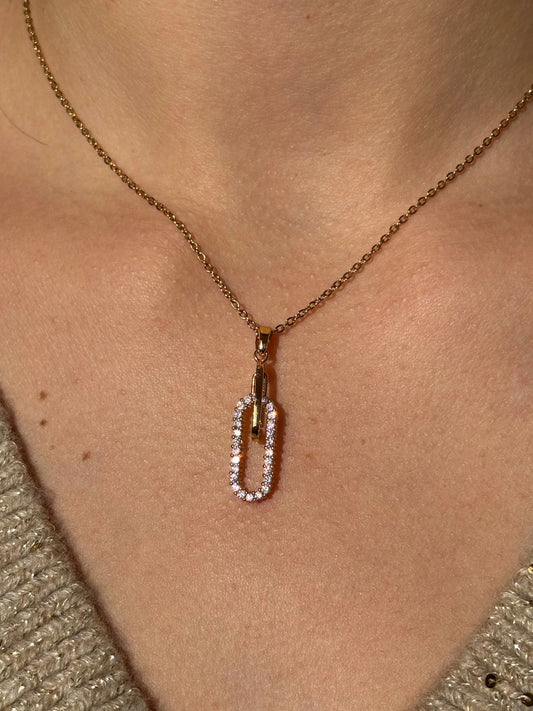 قلادة لوسيا