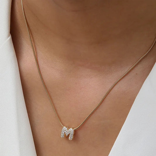 قلادة حرف بزركون